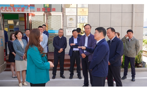 自治區(qū)人大督查團(tuán)深入企業(yè)調(diào)研，政企共商優(yōu)化營(yíng)商環(huán)境